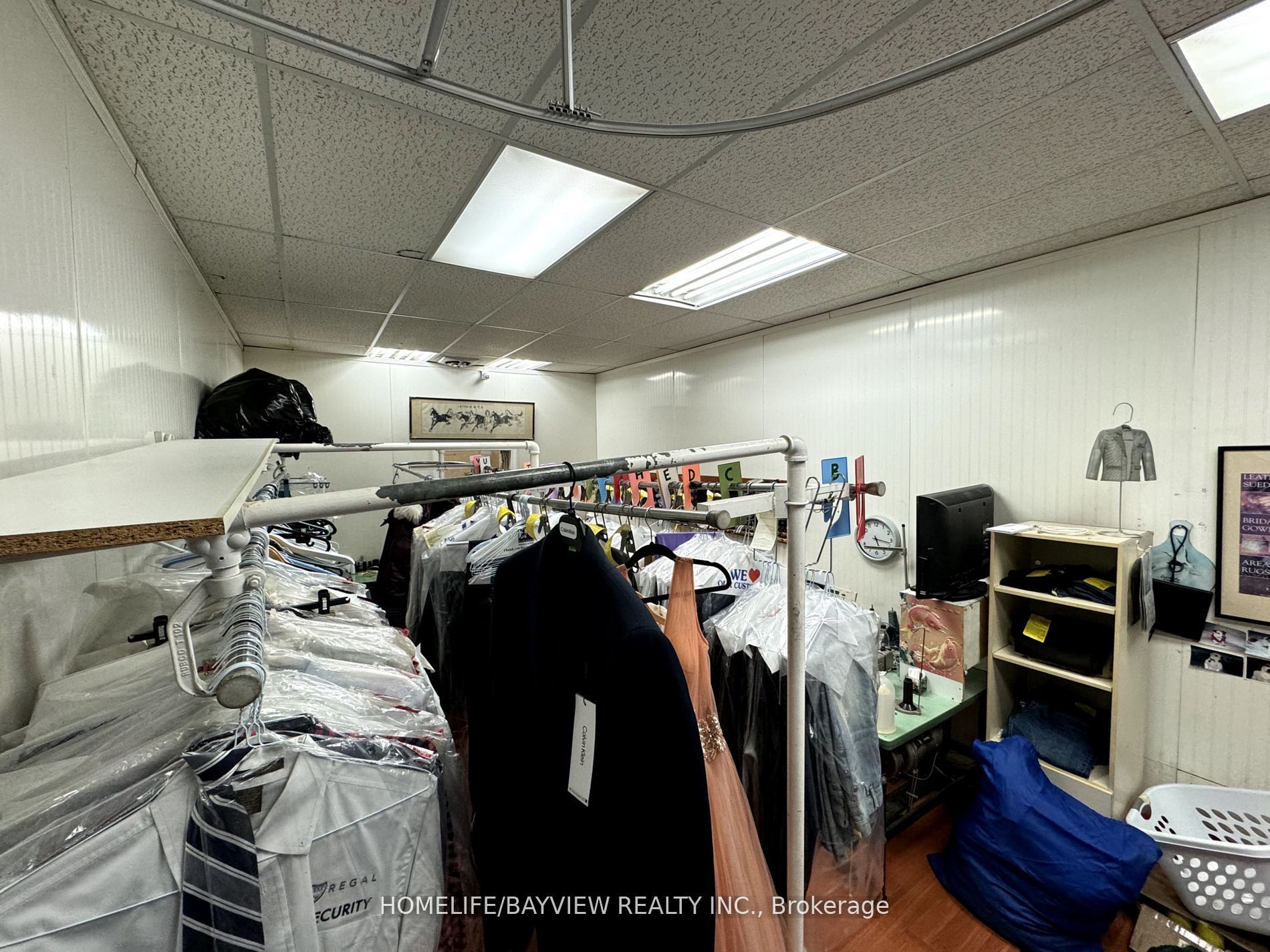 157 John Street W Property Photo 3