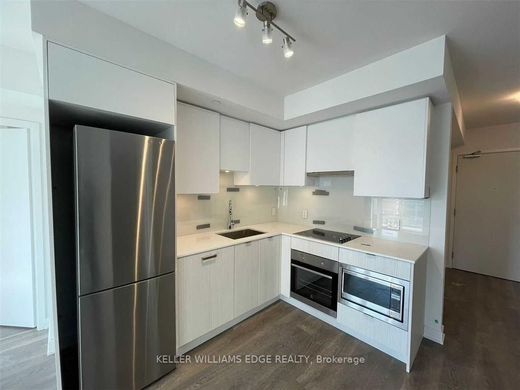 195 Redpath Avenue 1206 Property Photo 2