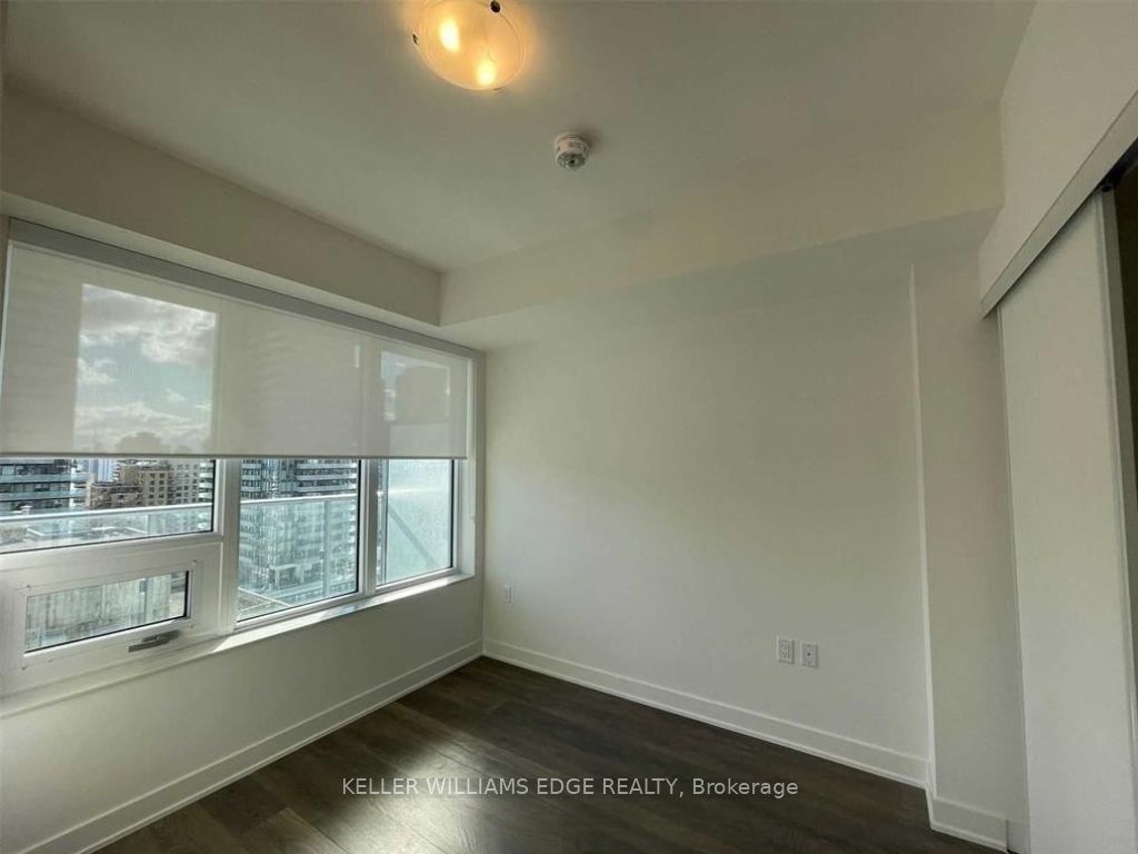 195 Redpath Avenue 1206 Property Photo 5