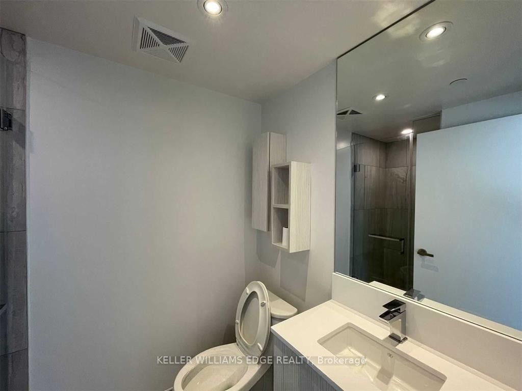 195 Redpath Avenue 1206 Property Photo 6