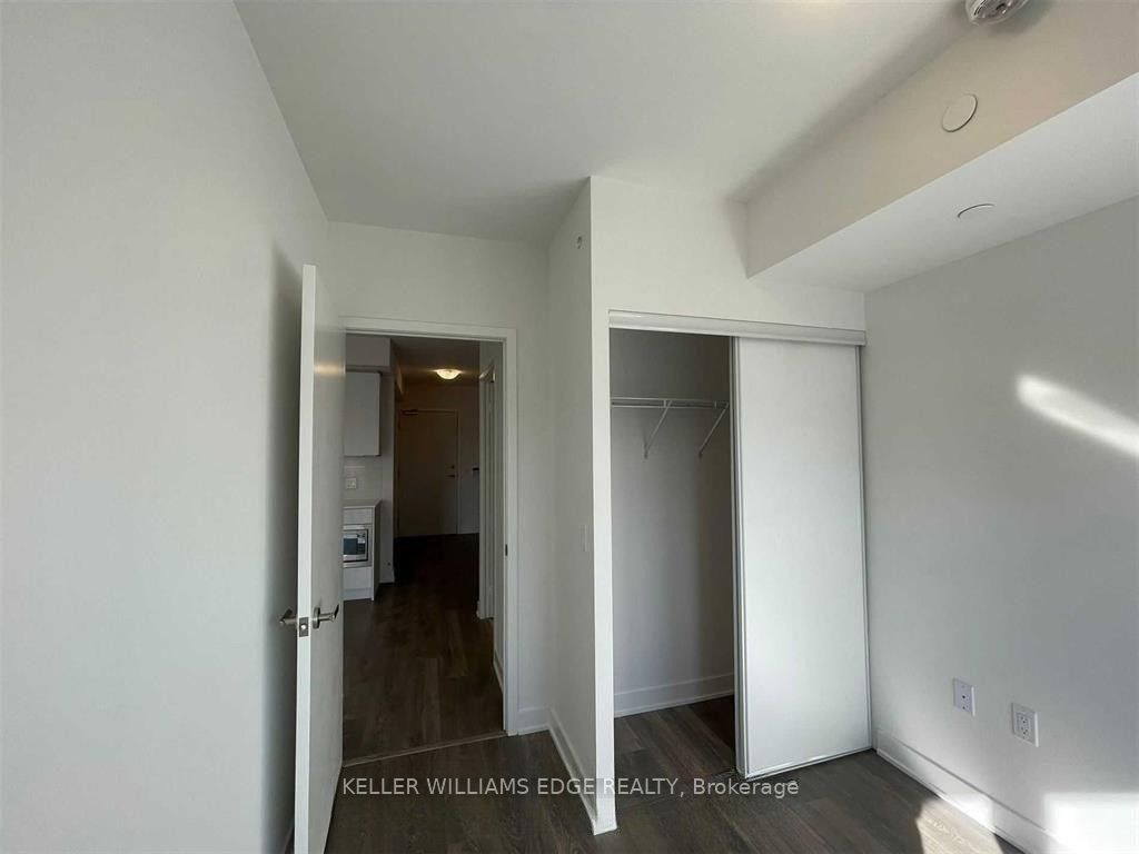 195 Redpath Avenue 1206 Property Photo 7