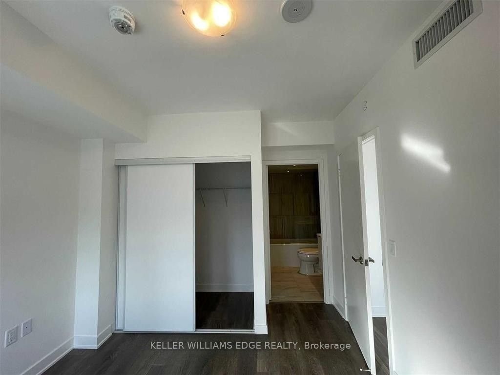 195 Redpath Avenue 1206 Property Photo 8