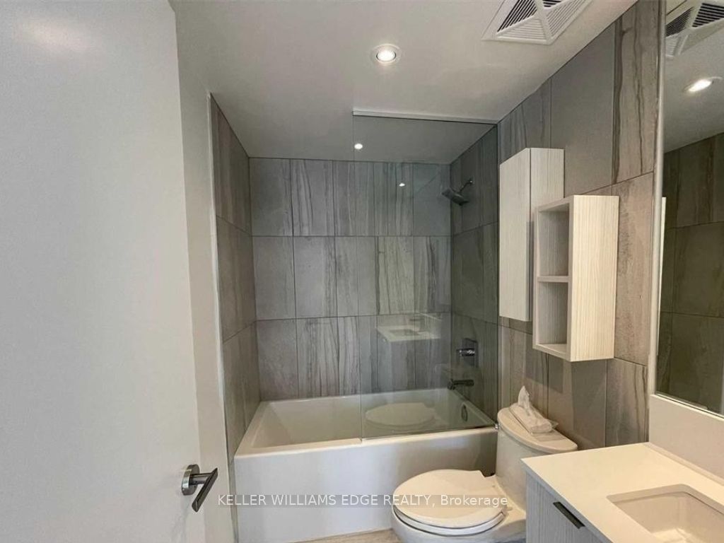 195 Redpath Avenue 1206 Property Photo 10