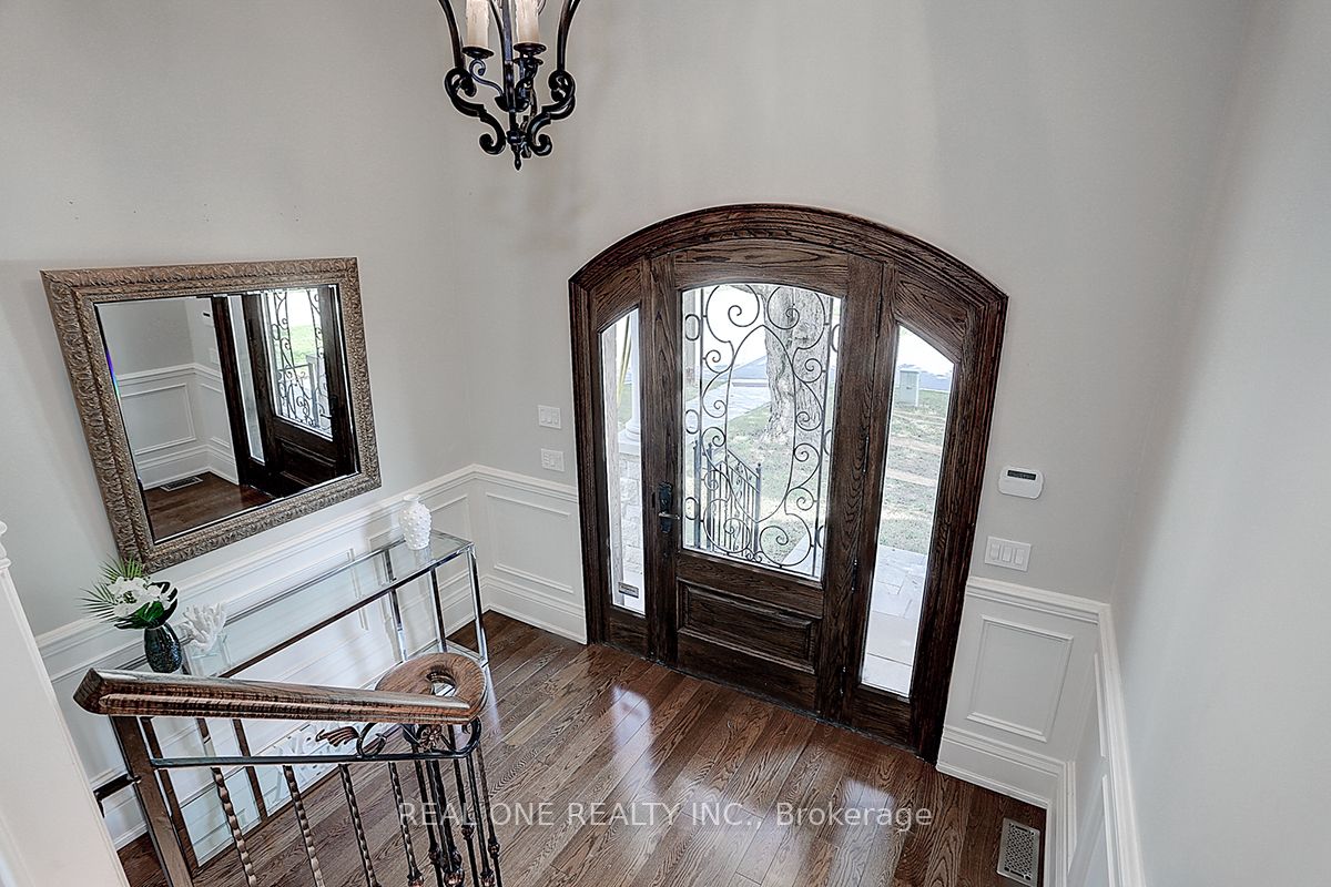 297 Churchill Avenue Property Photo 4