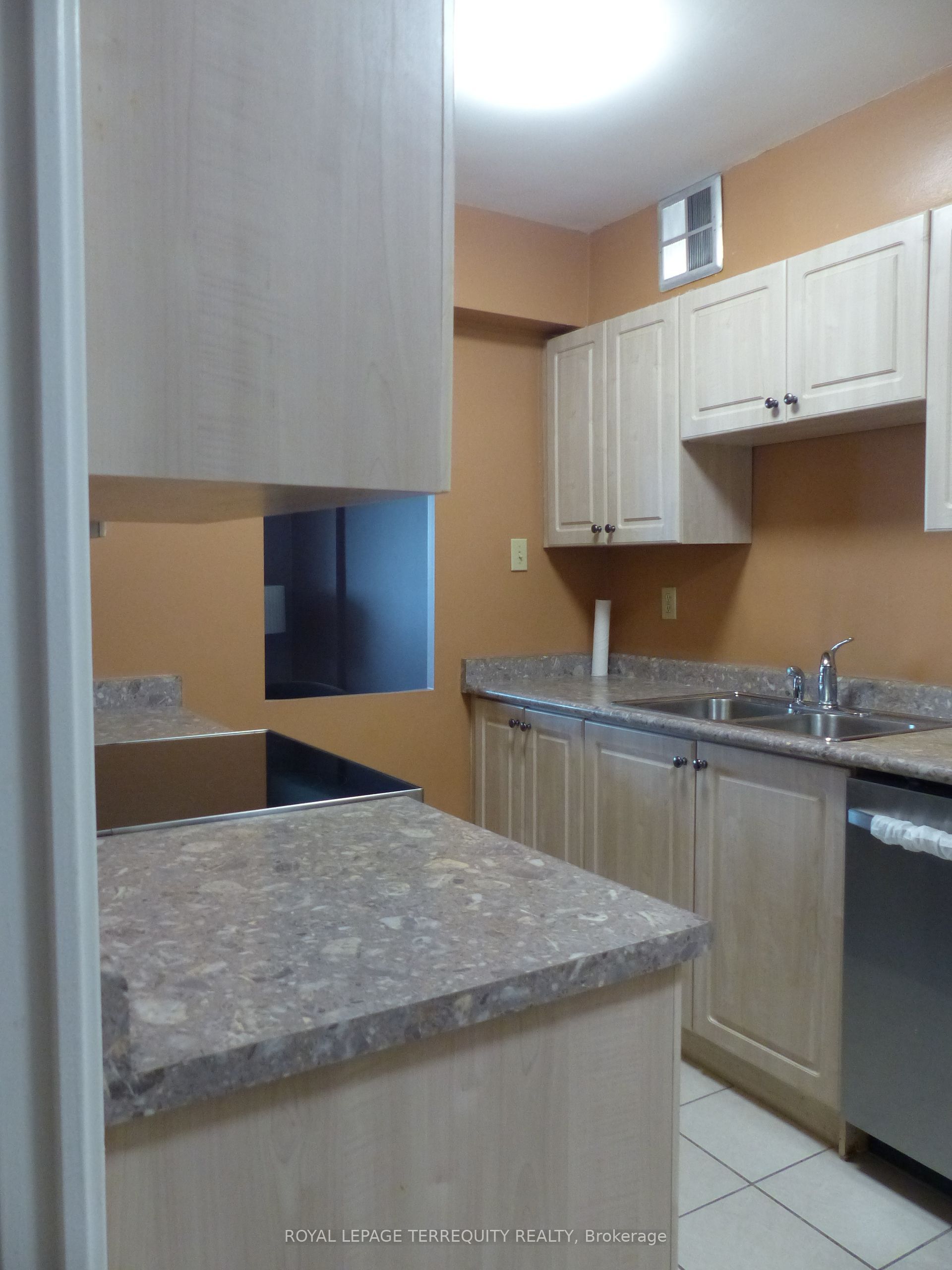 177 Linus Road 906 Property Photo 6