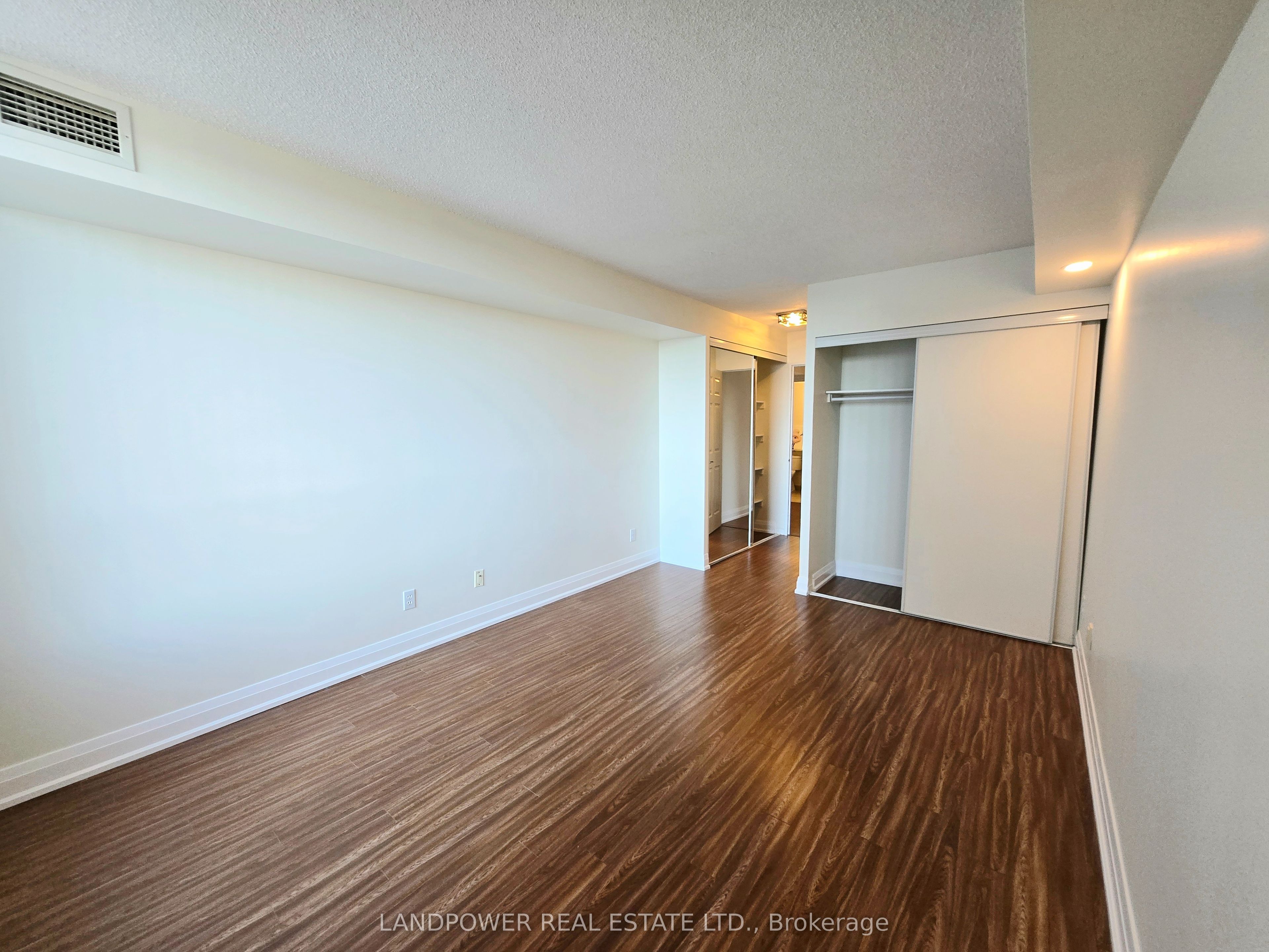 18 Hillcrest Avenue 2110 Property Photo 4