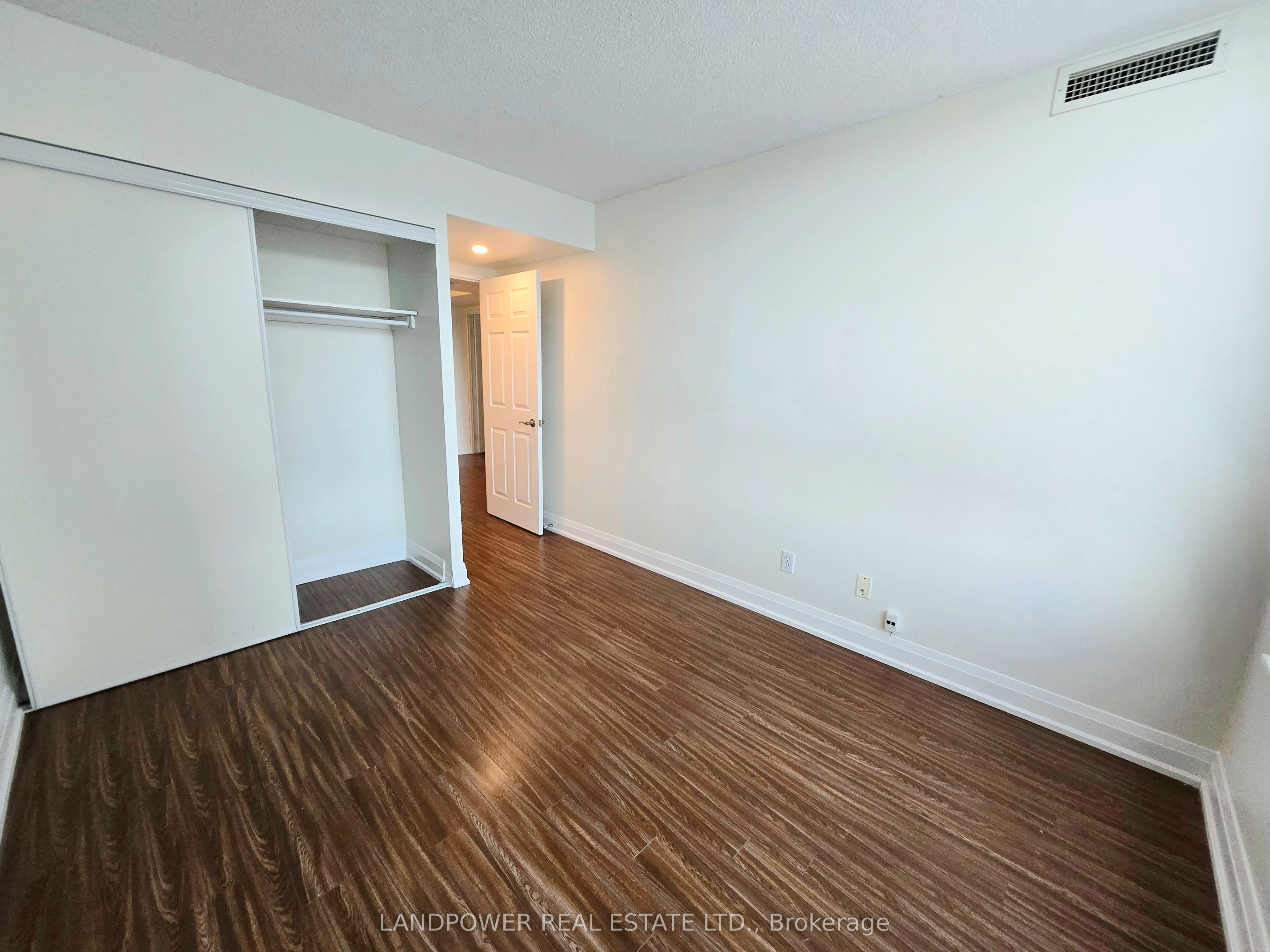18 Hillcrest Avenue 2110 Property Photo 7