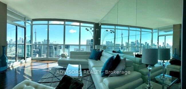 219 Fort York Boulevard Lph 3702 Property Photo 1