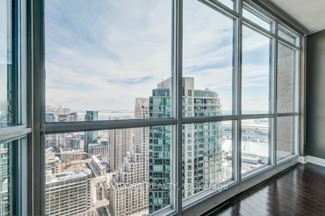 219 Fort York Boulevard Lph 3702 Property Photo 7