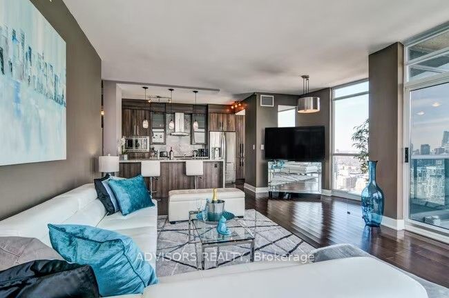 219 Fort York Boulevard Lph 3702 Property Photo 13