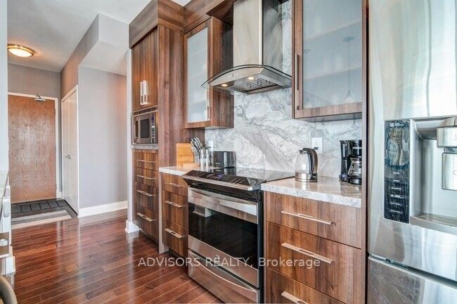 219 Fort York Boulevard Lph 3702 Property Photo 14