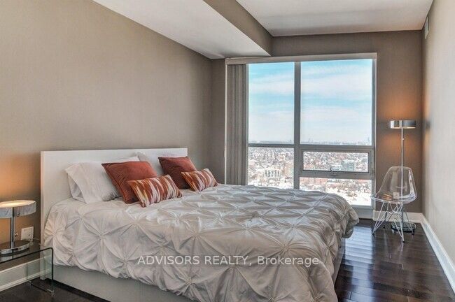 219 Fort York Boulevard Lph 3702 Property Photo 18