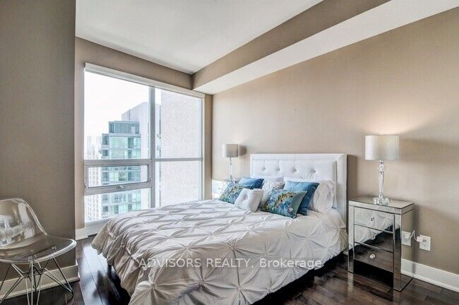219 Fort York Boulevard Lph 3702 Property Photo 21