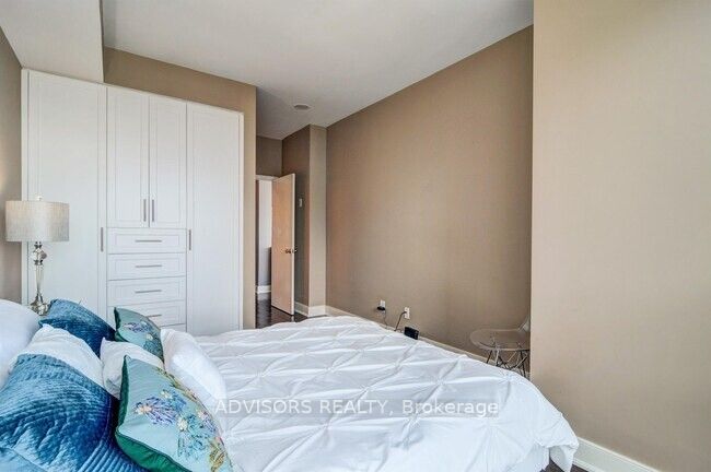 219 Fort York Boulevard Lph 3702 Property Photo 23