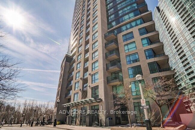 219 Fort York Boulevard Lph 3702 Property Photo 24