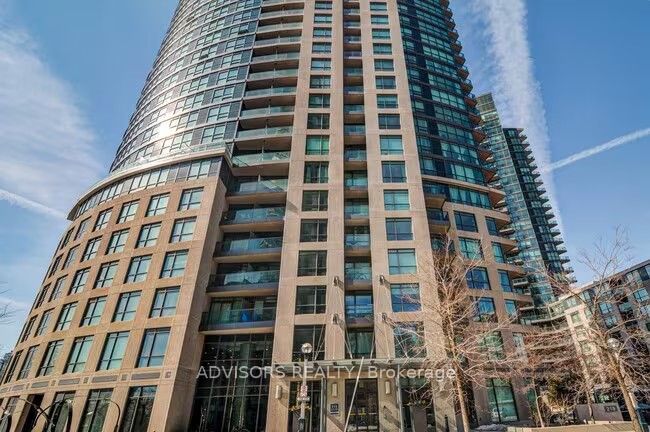 219 Fort York Boulevard Lph 3702 Property Photo 25