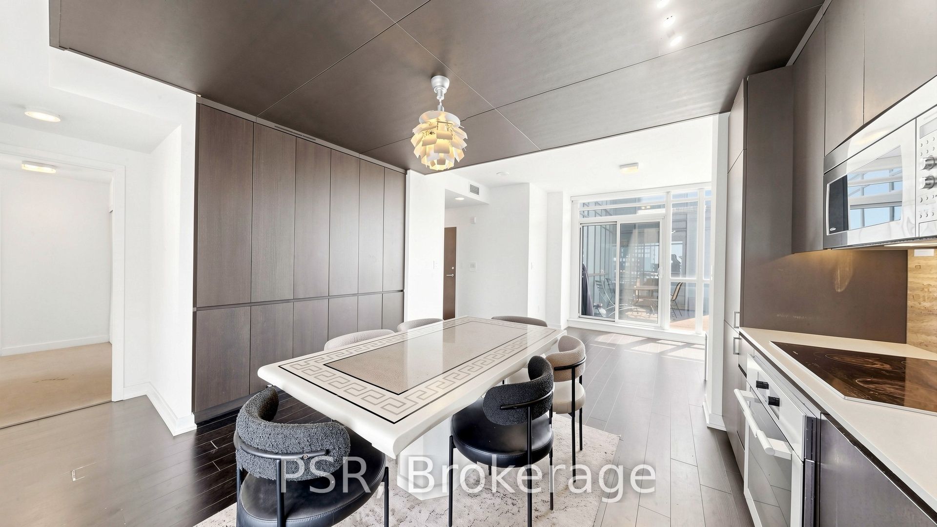 10 Capreol Court 2101 Property Photo 13
