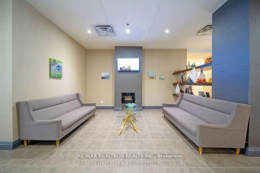 225 Wellesley Street E 709 Property Photo 4