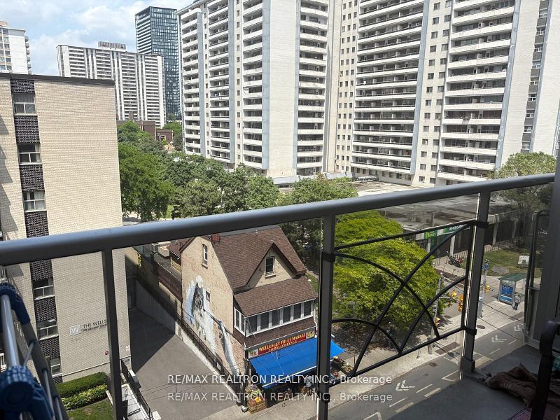 225 Wellesley Street E 709 Property Photo 6