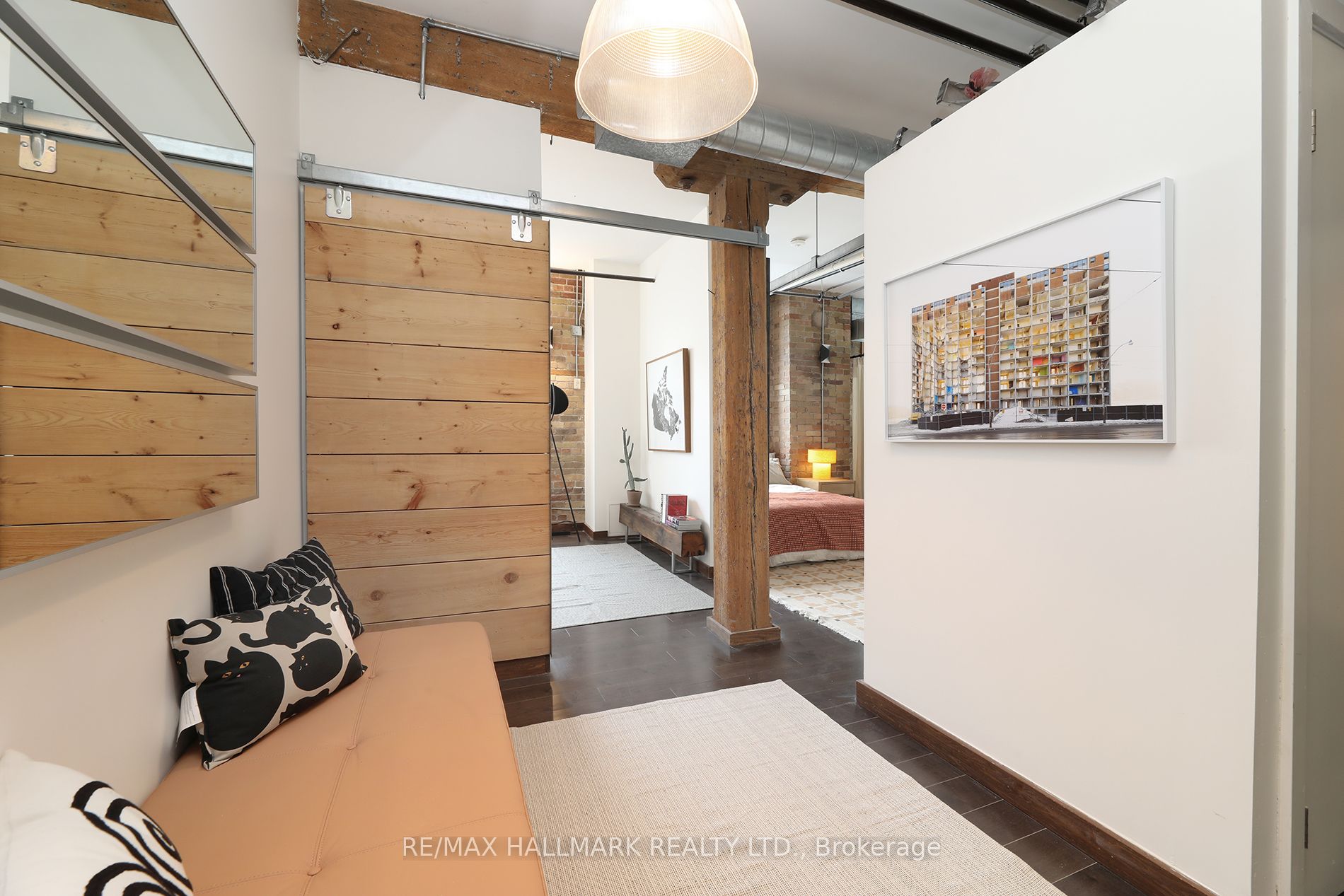 189 Queen Street E 7 Property Photo 3