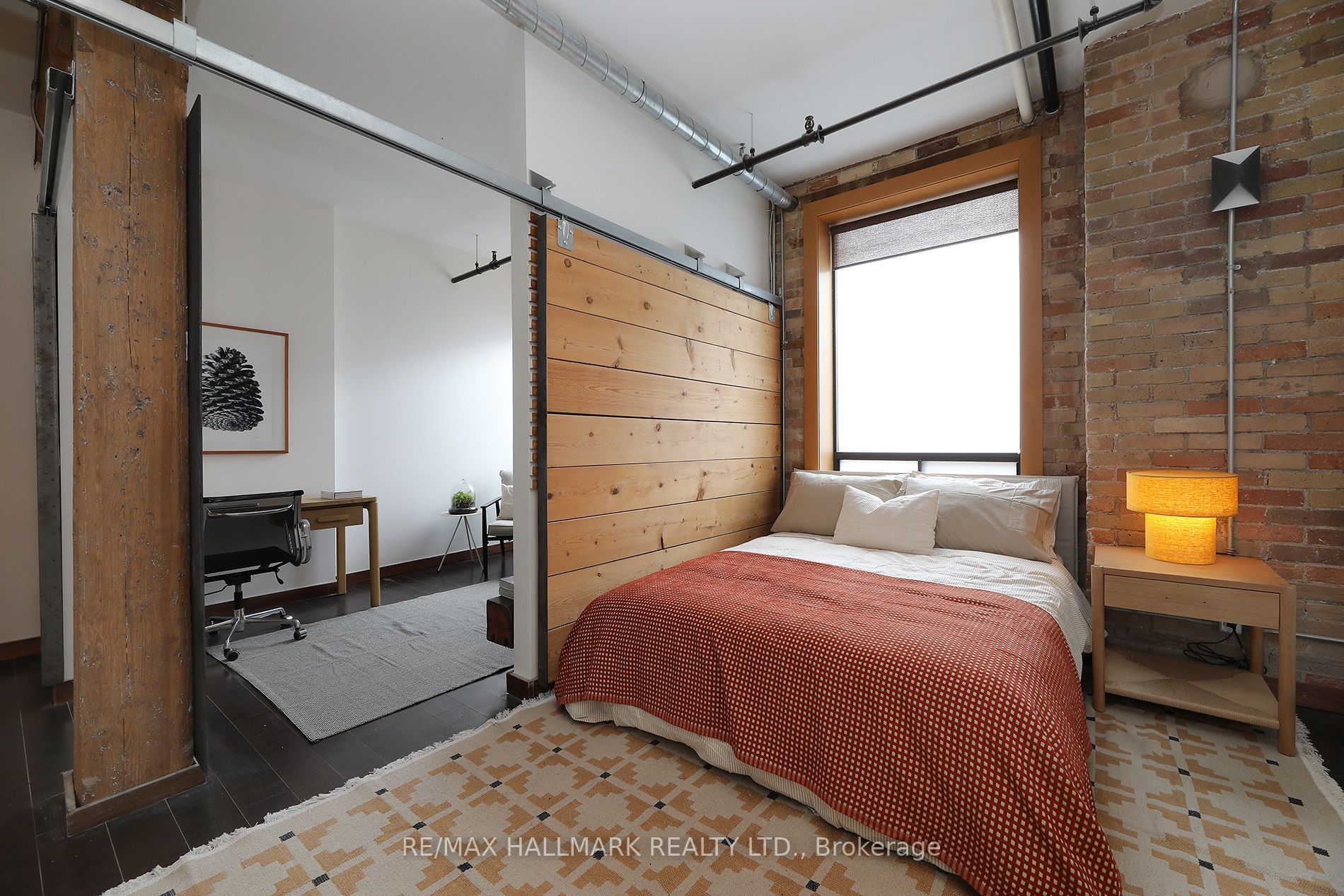 189 Queen Street E 7 Property Photo 9