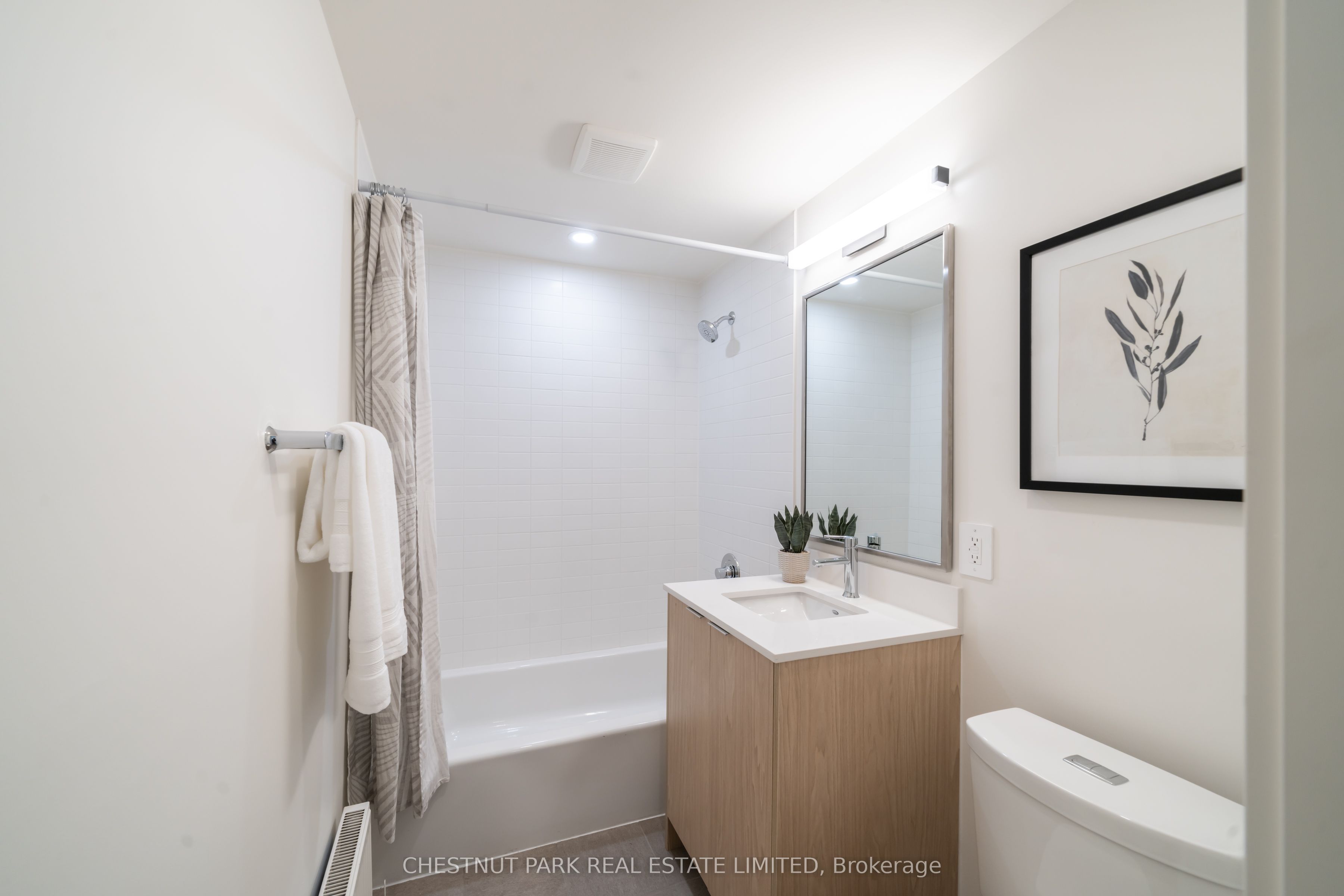 1492 Avenue Road 2 Property Photo 16