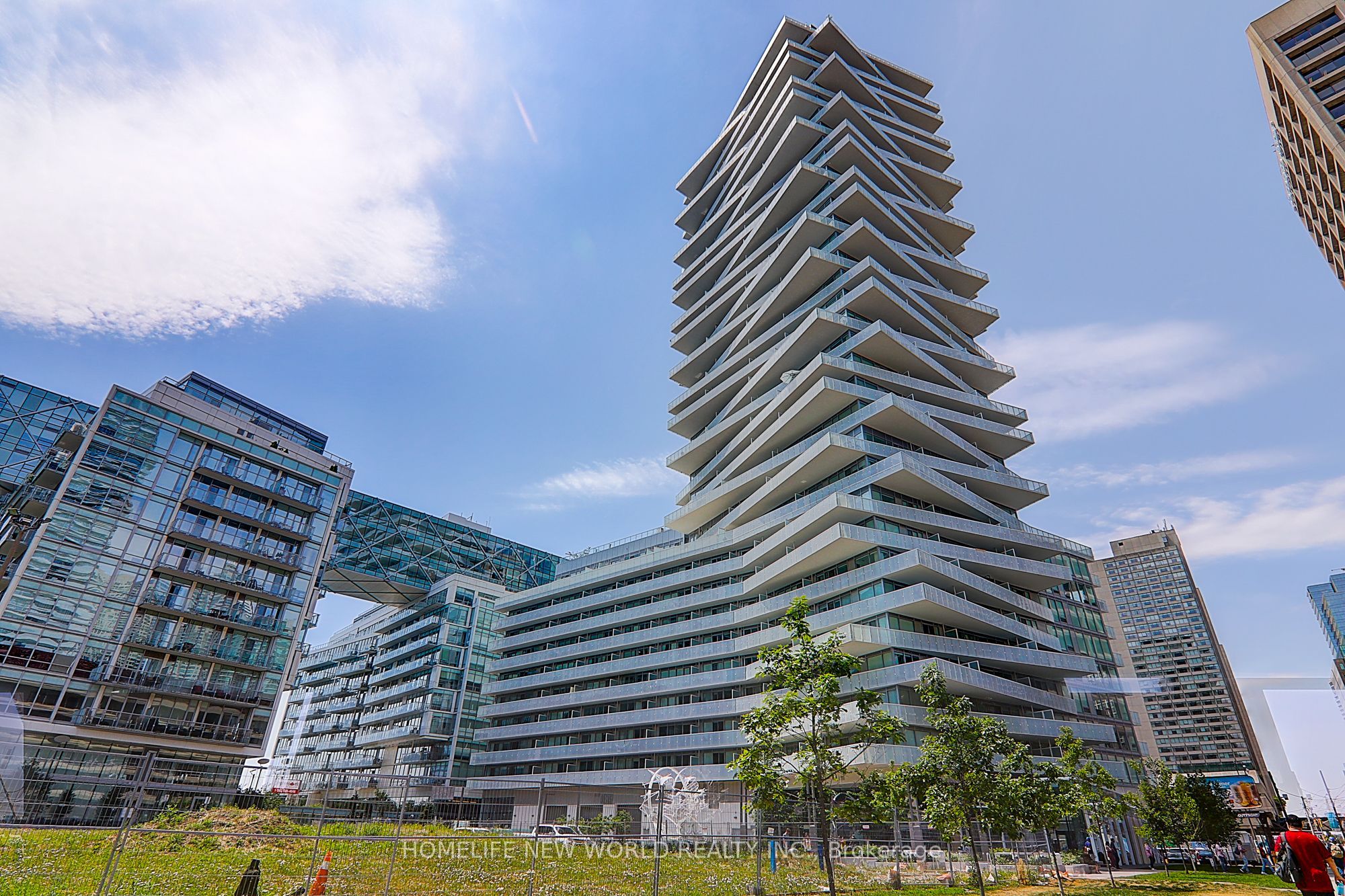 15 Queens Quay E 1906 Property Photo 4