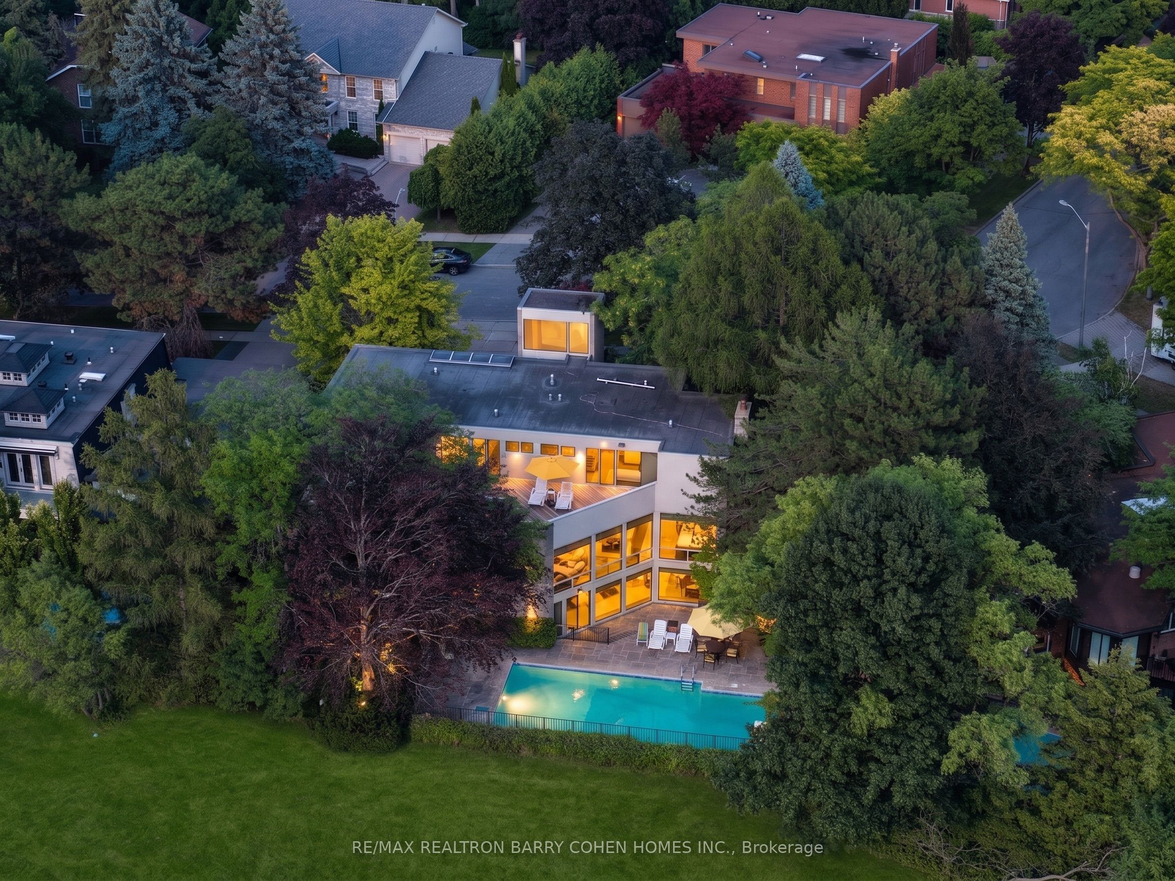 10 Penwood Crescent Property Photo 3