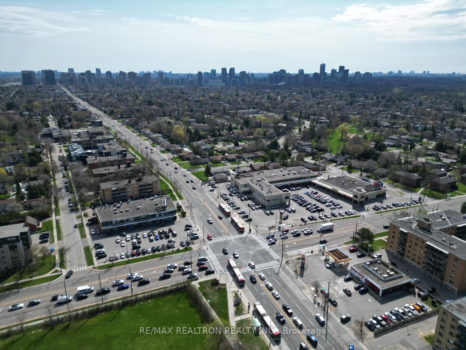 4926 Bathurst Street Property Photo 3