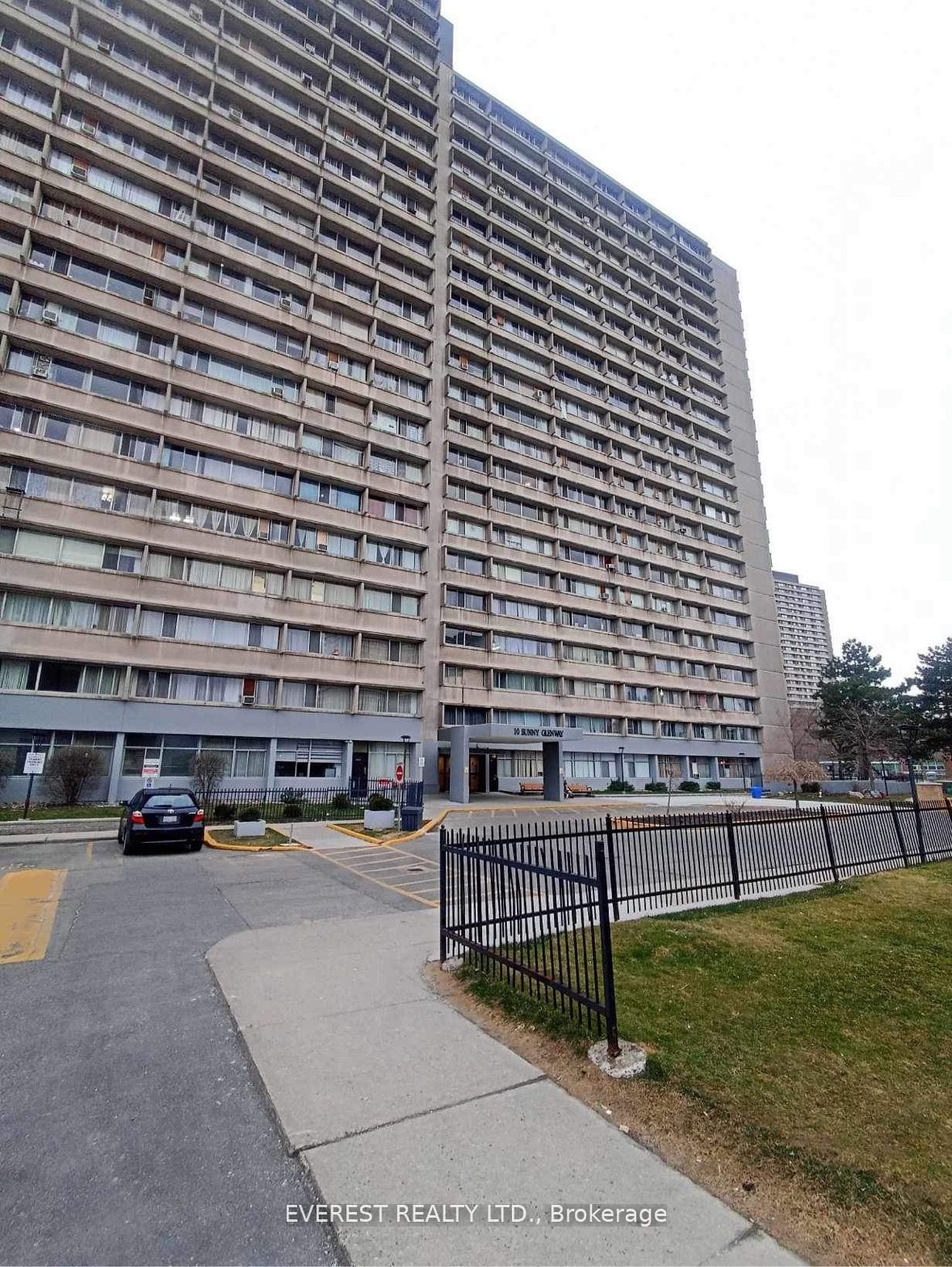 10 Sunny Glenway 1406