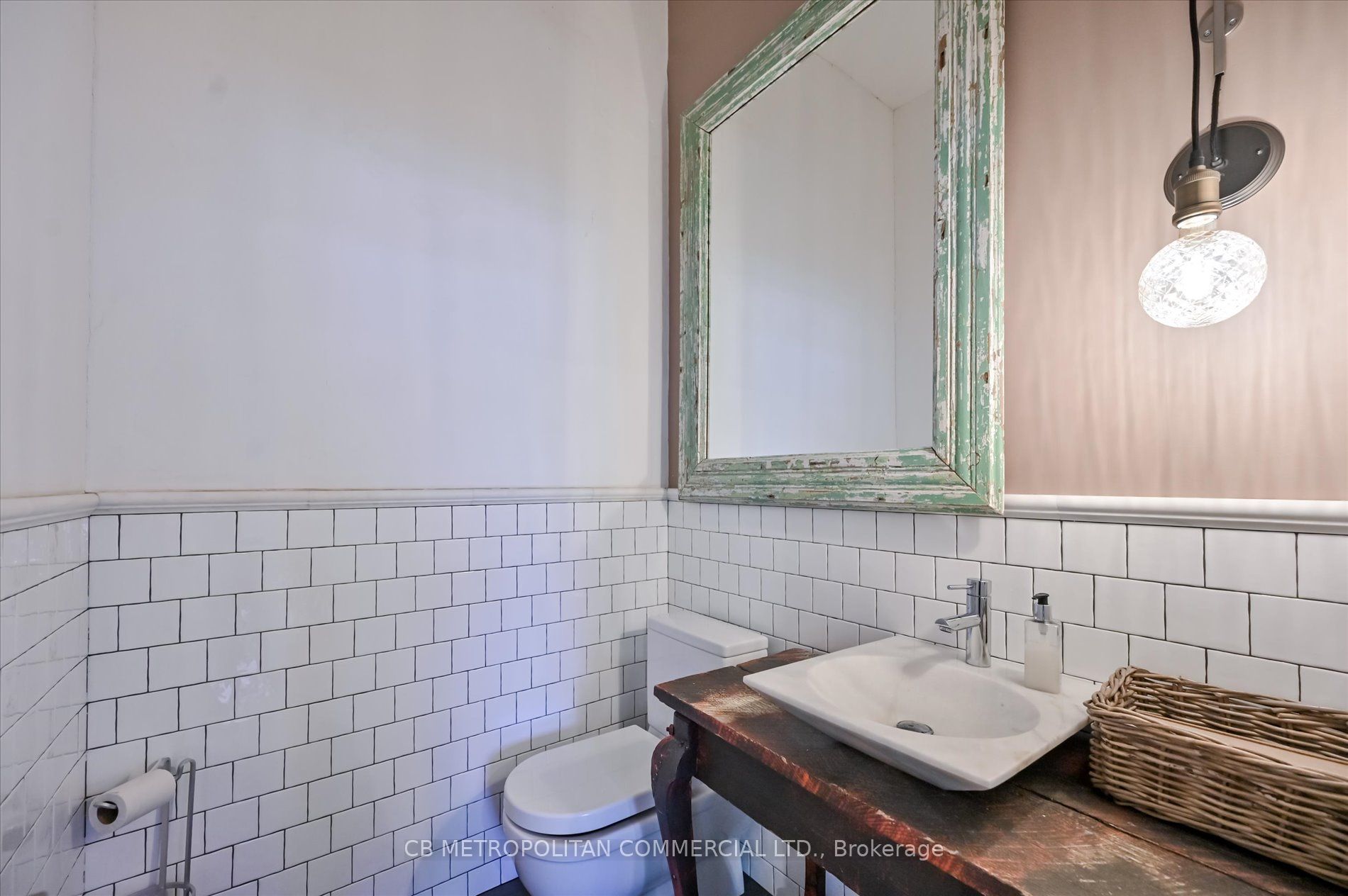 201 Niagara Street Property Photo 13