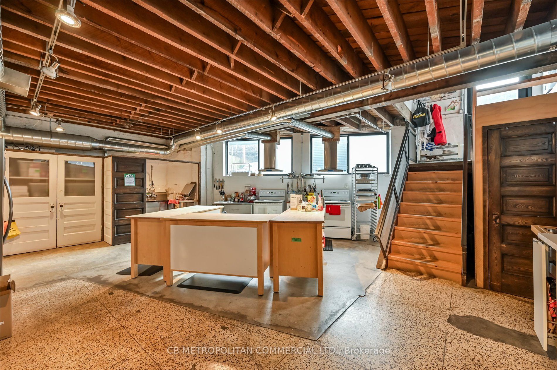 201 Niagara Street Property Photo 29