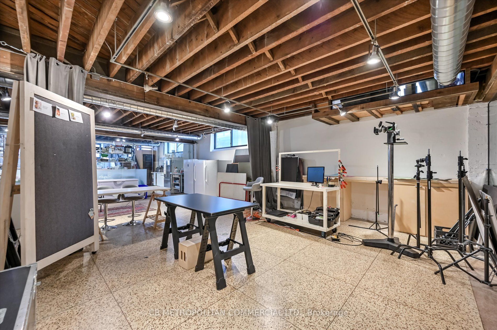 201 Niagara Street Property Photo 37