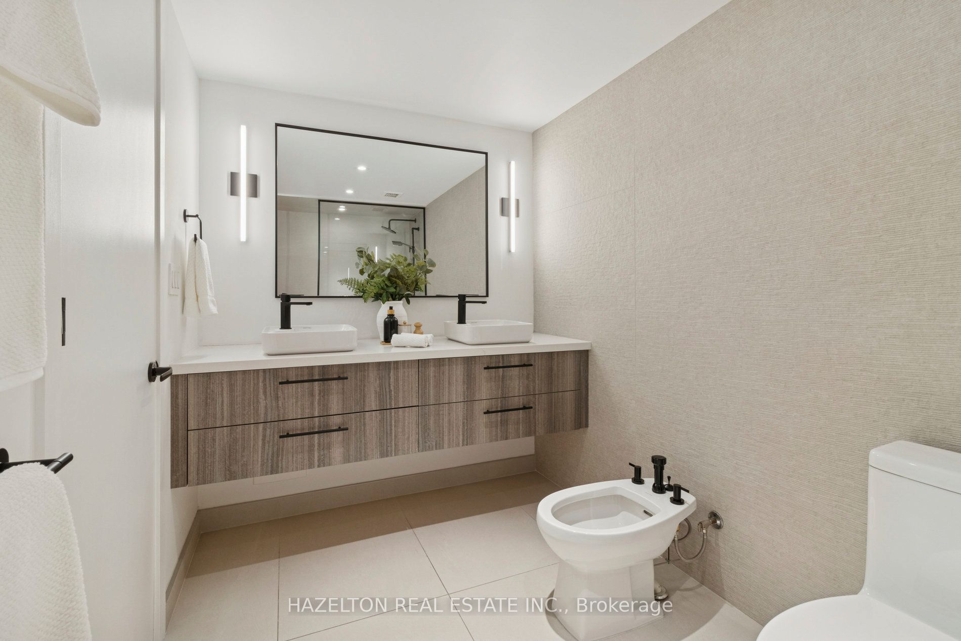 55a Avenue Road 405 Property Photo 20