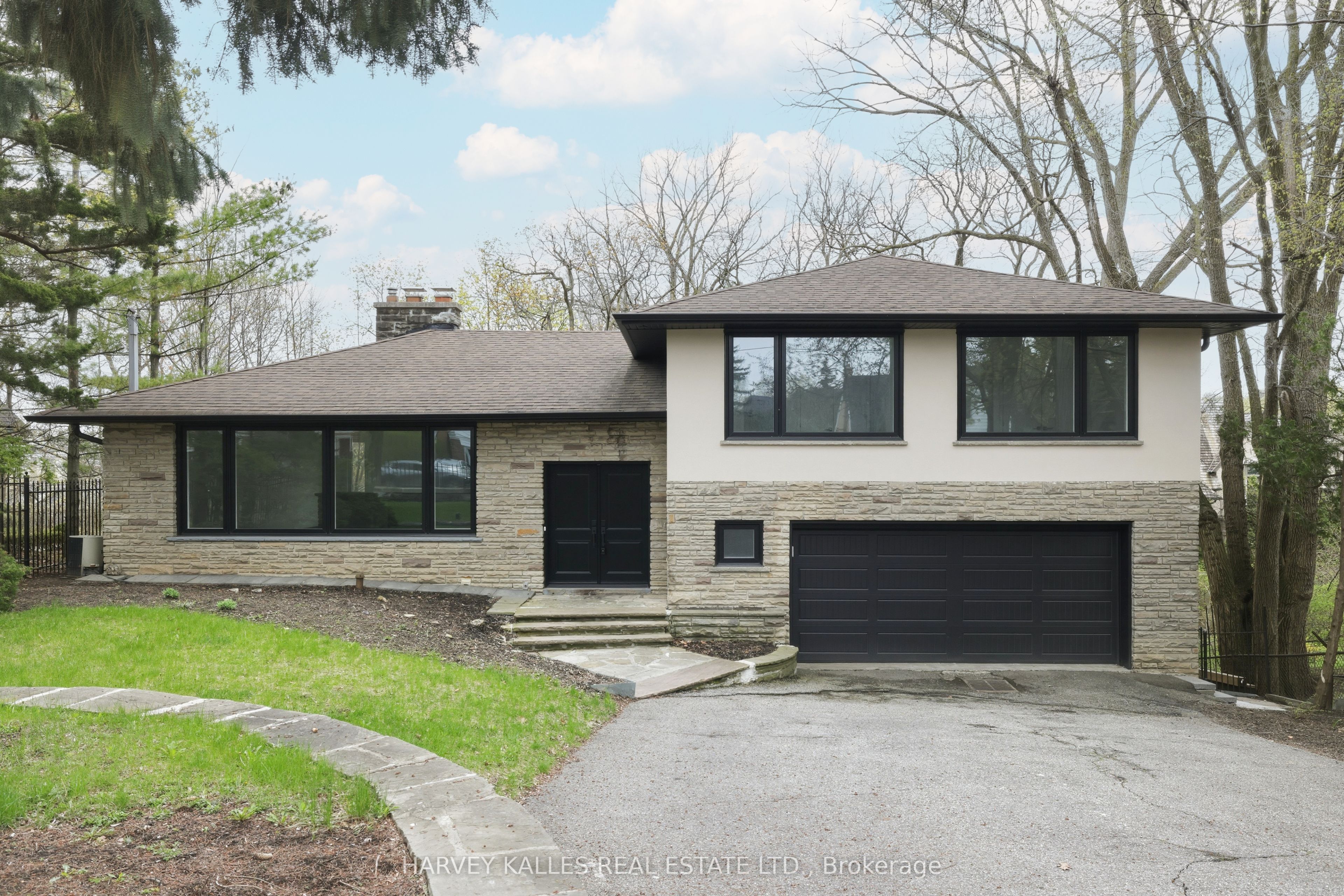 537 Blythwood Road
