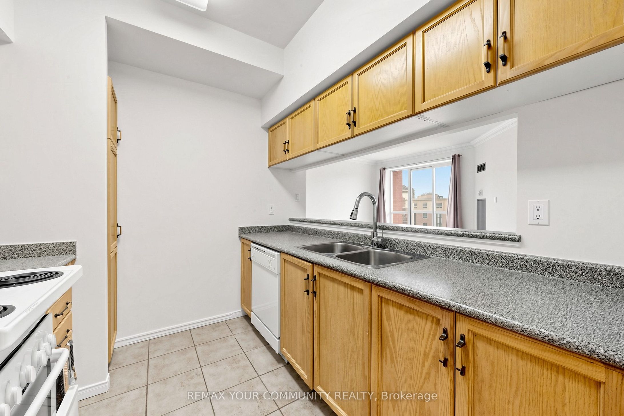 800 Sheppard Avenue W 506 Property Photo 7