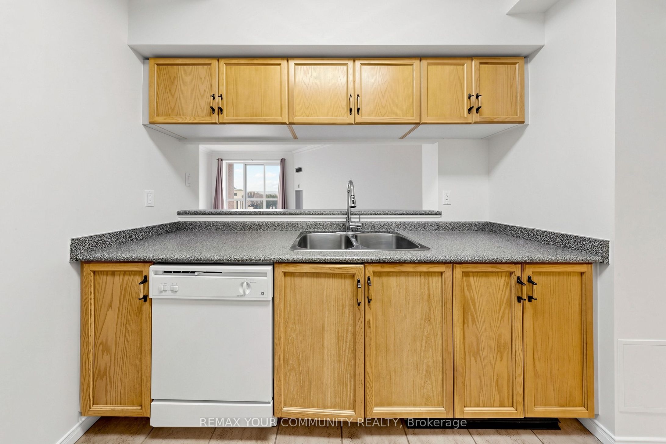 800 Sheppard Avenue W 506 Property Photo 8