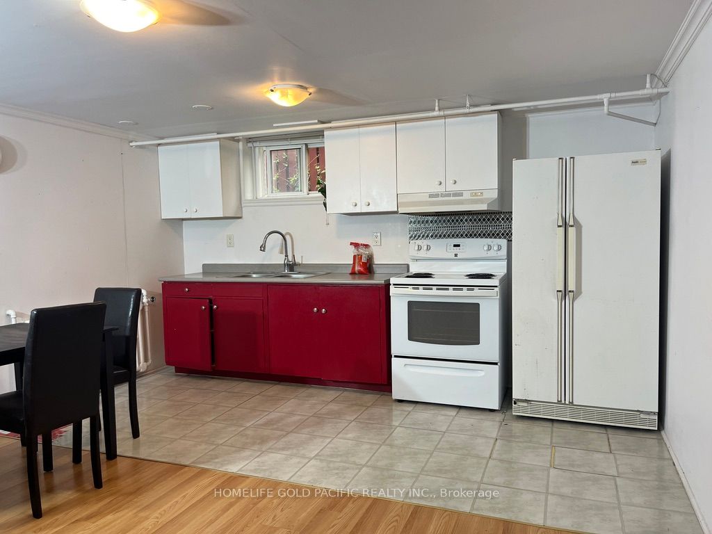 244 Maxwell (basement) Street Property Photo 3