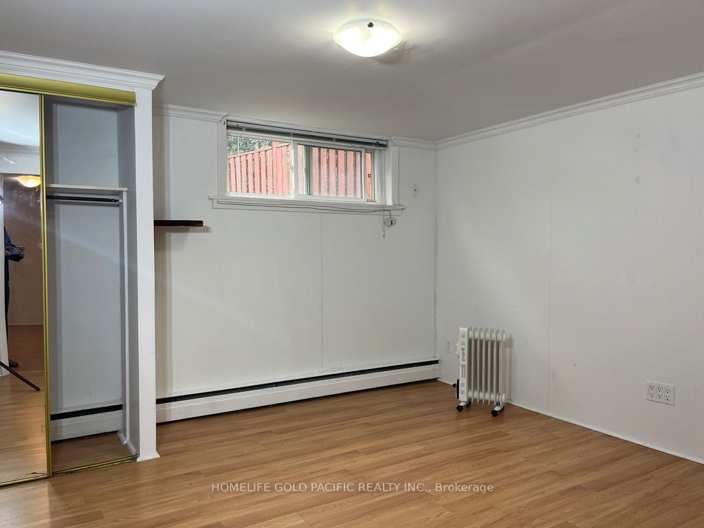 244 Maxwell (basement) Street Property Photo 11