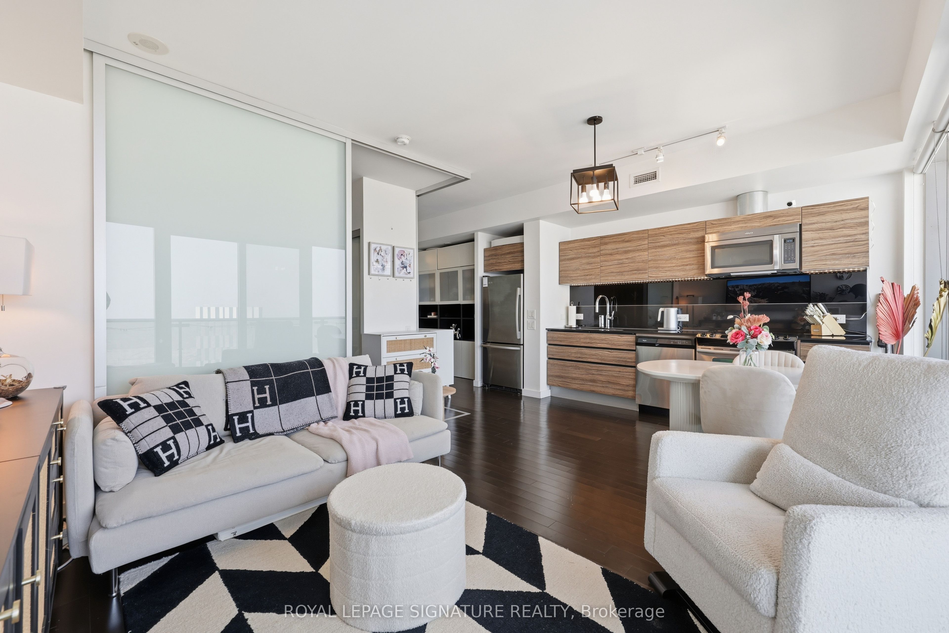 390 Cherry Street 2805