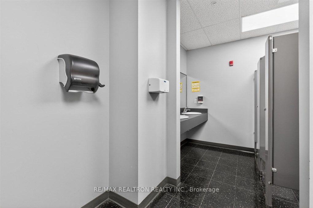 685 Sheppard Avenue E G02 Property Photo 10