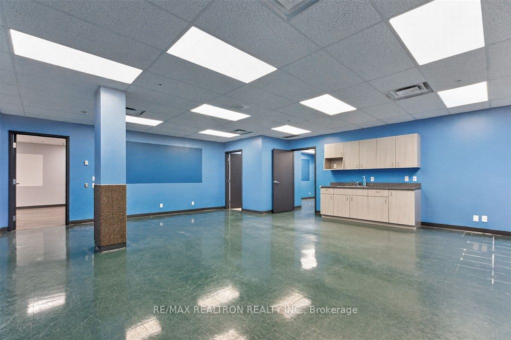 685 Sheppard Avenue E G03 Property Photo 2
