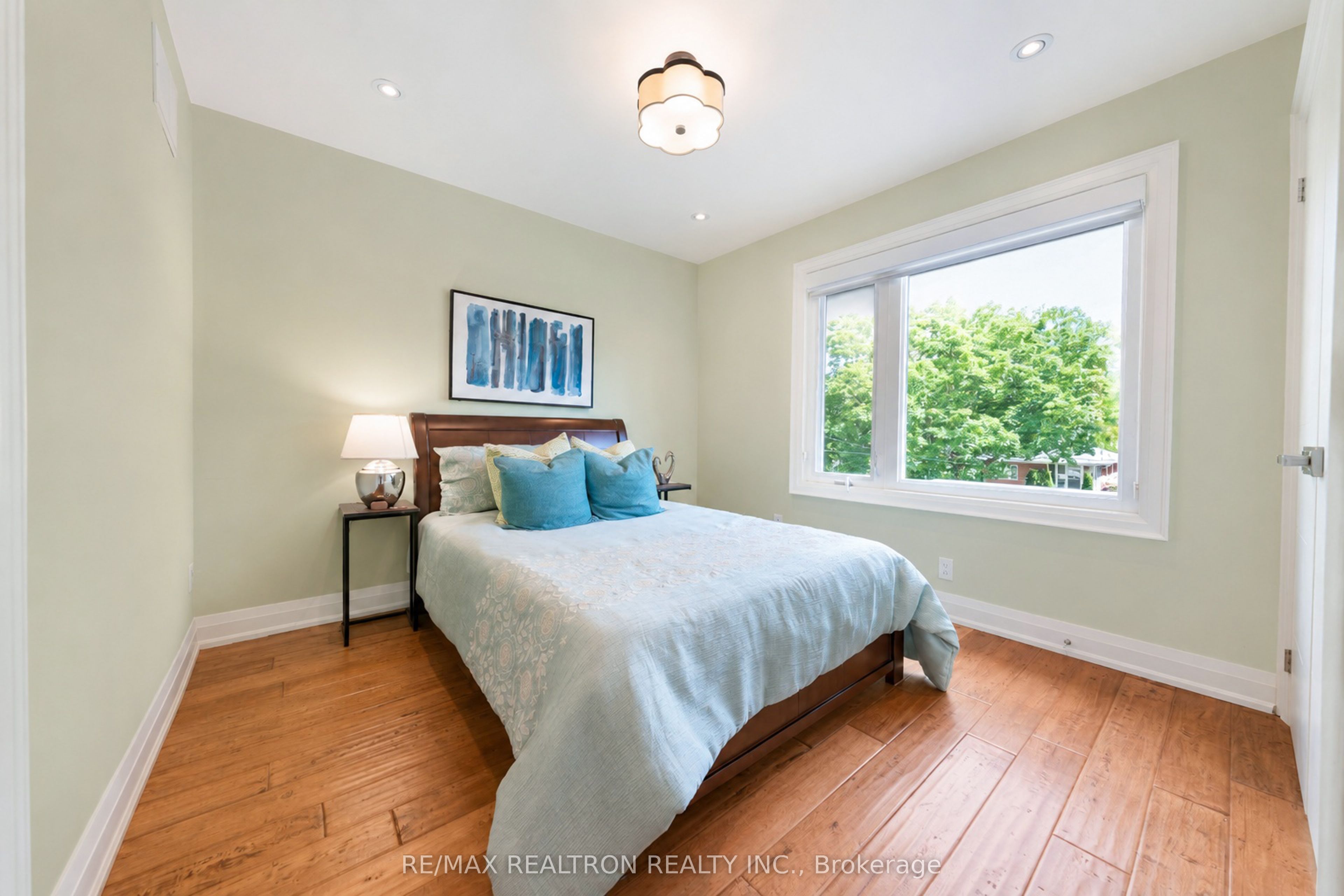 90 Holmes Avenue Property Photo 33