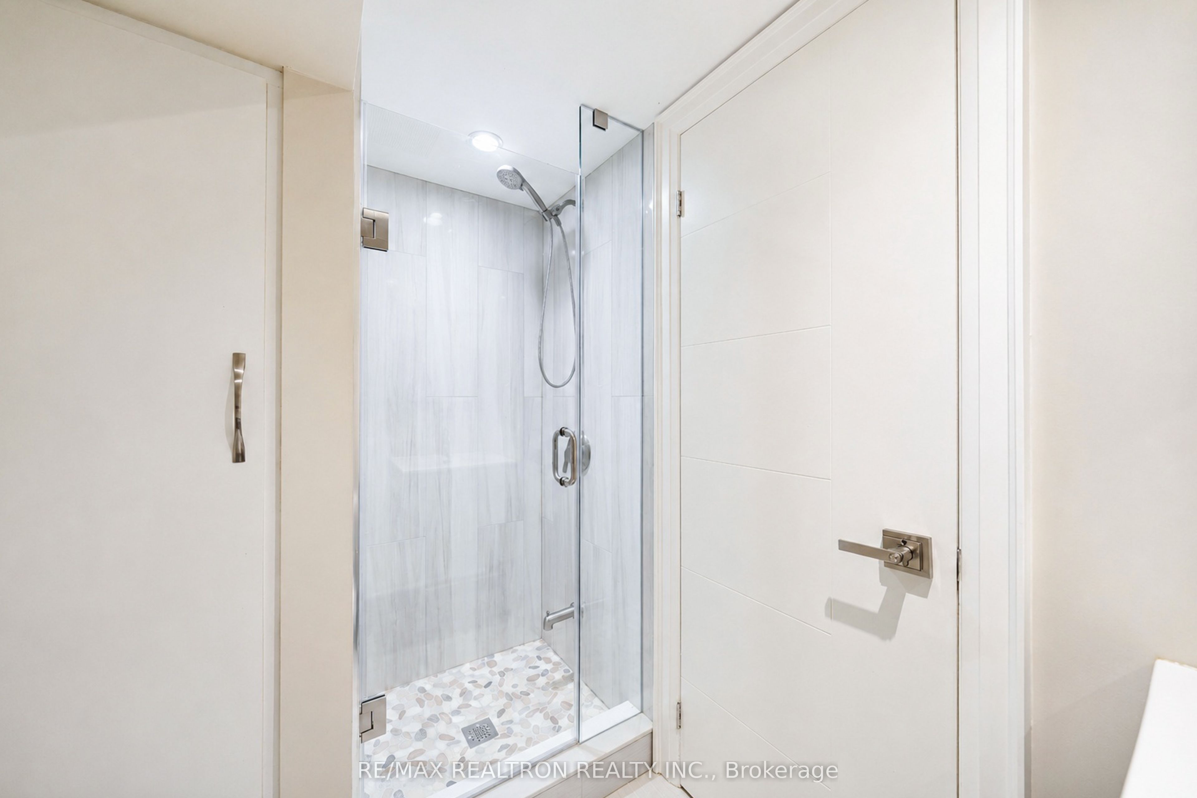 90 Holmes Avenue Property Photo 40
