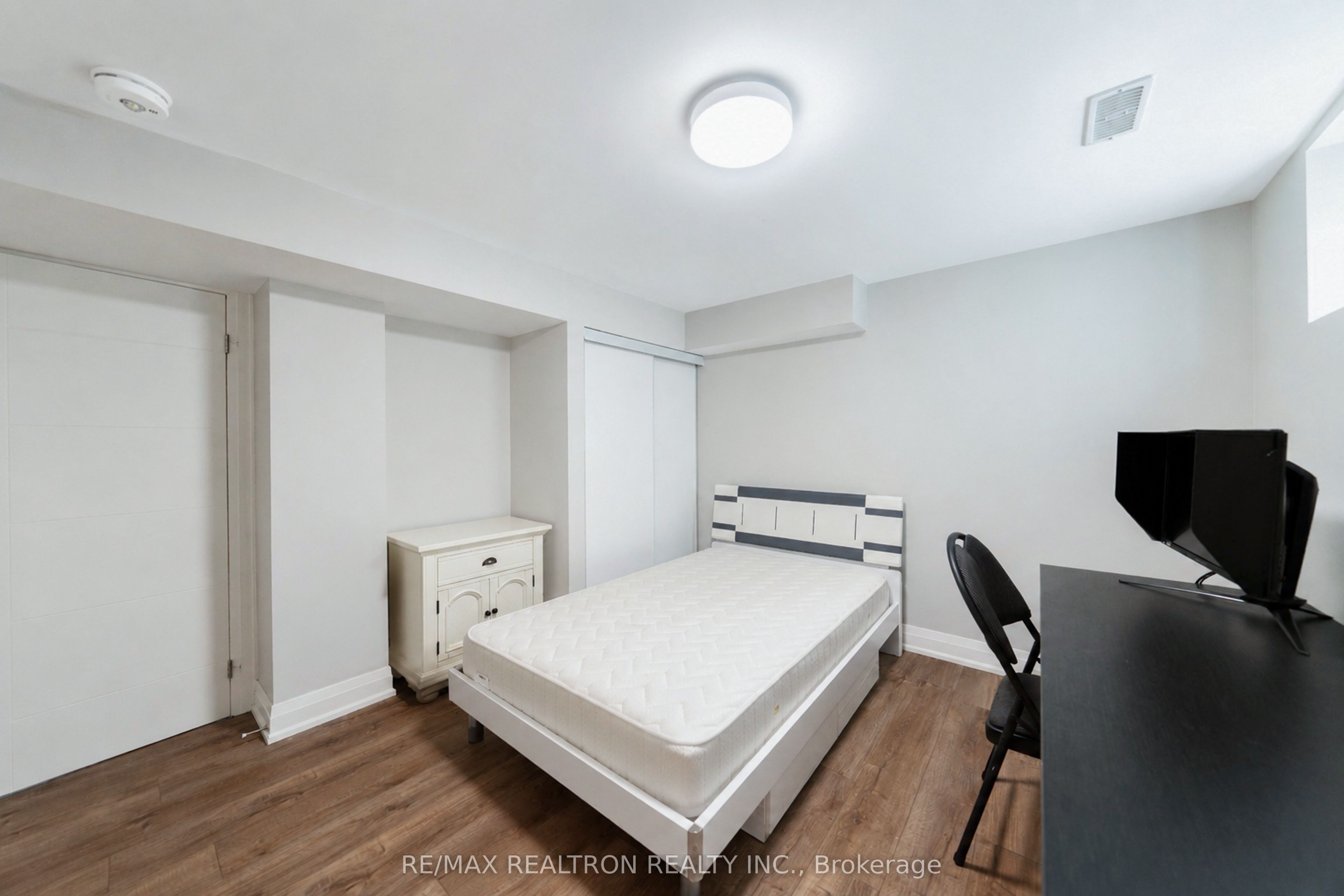 90 Holmes Avenue Property Photo 43