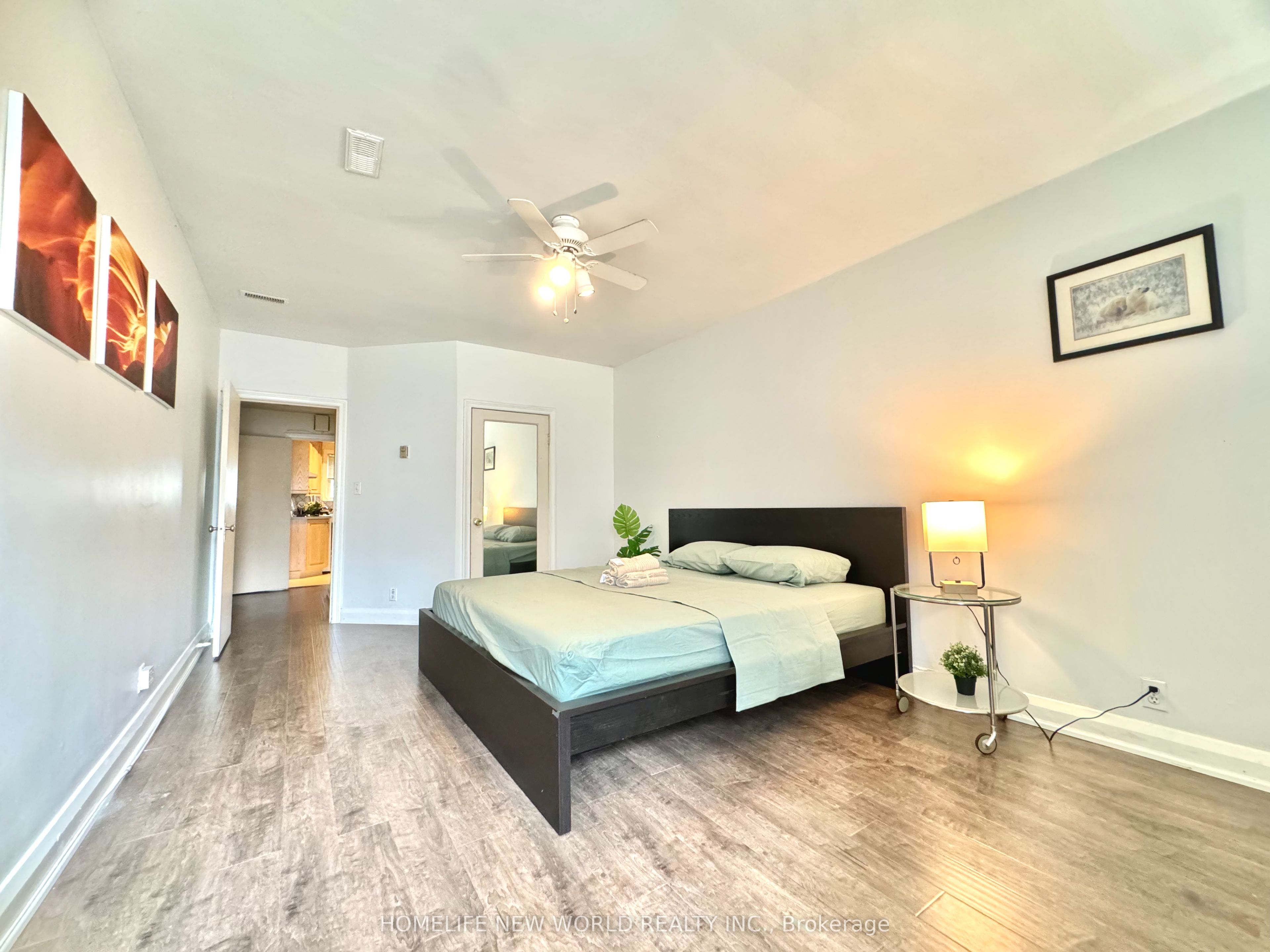 1563 Bathurst Street Property Photo 3