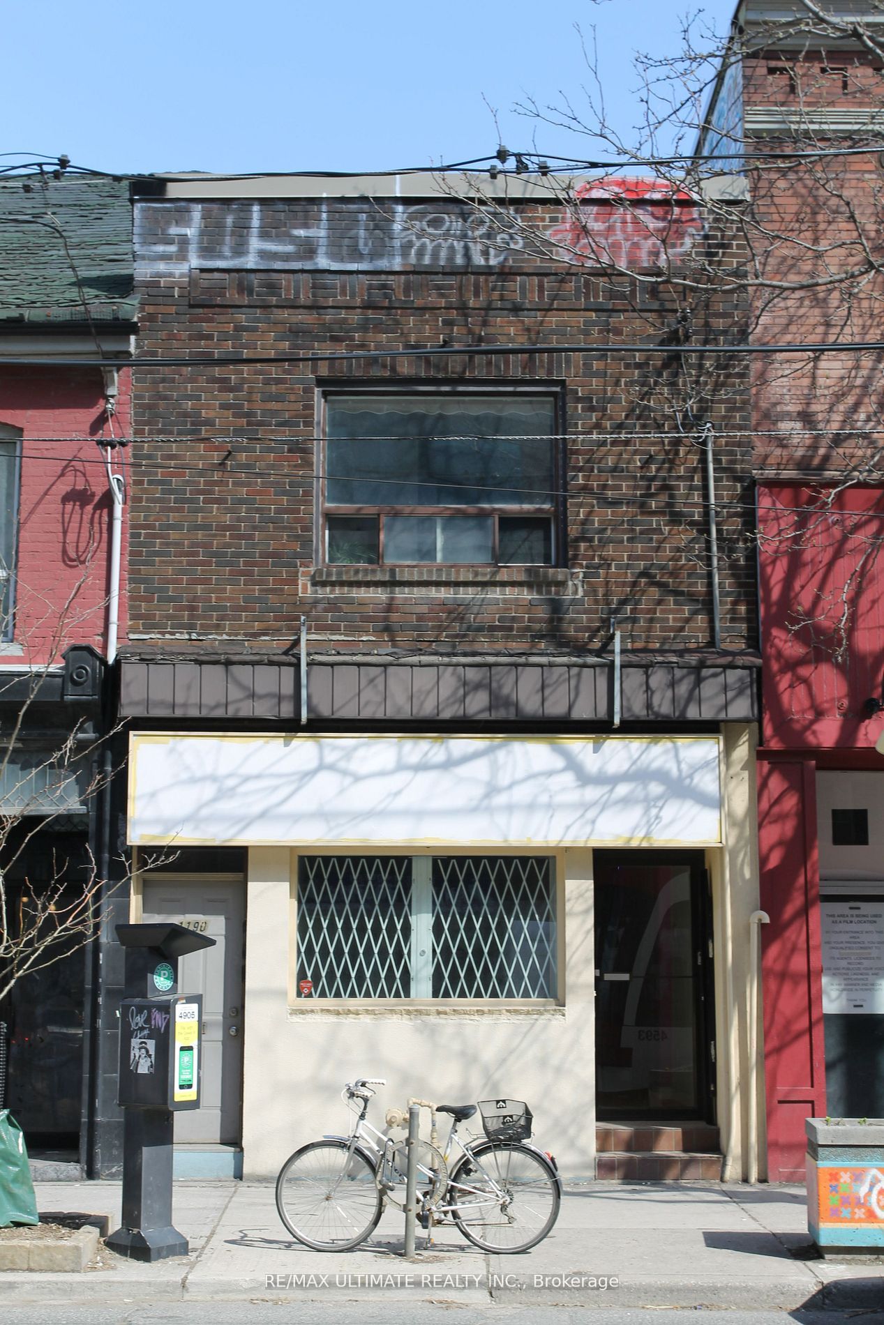 1190 Queen Street W Property Photo 4