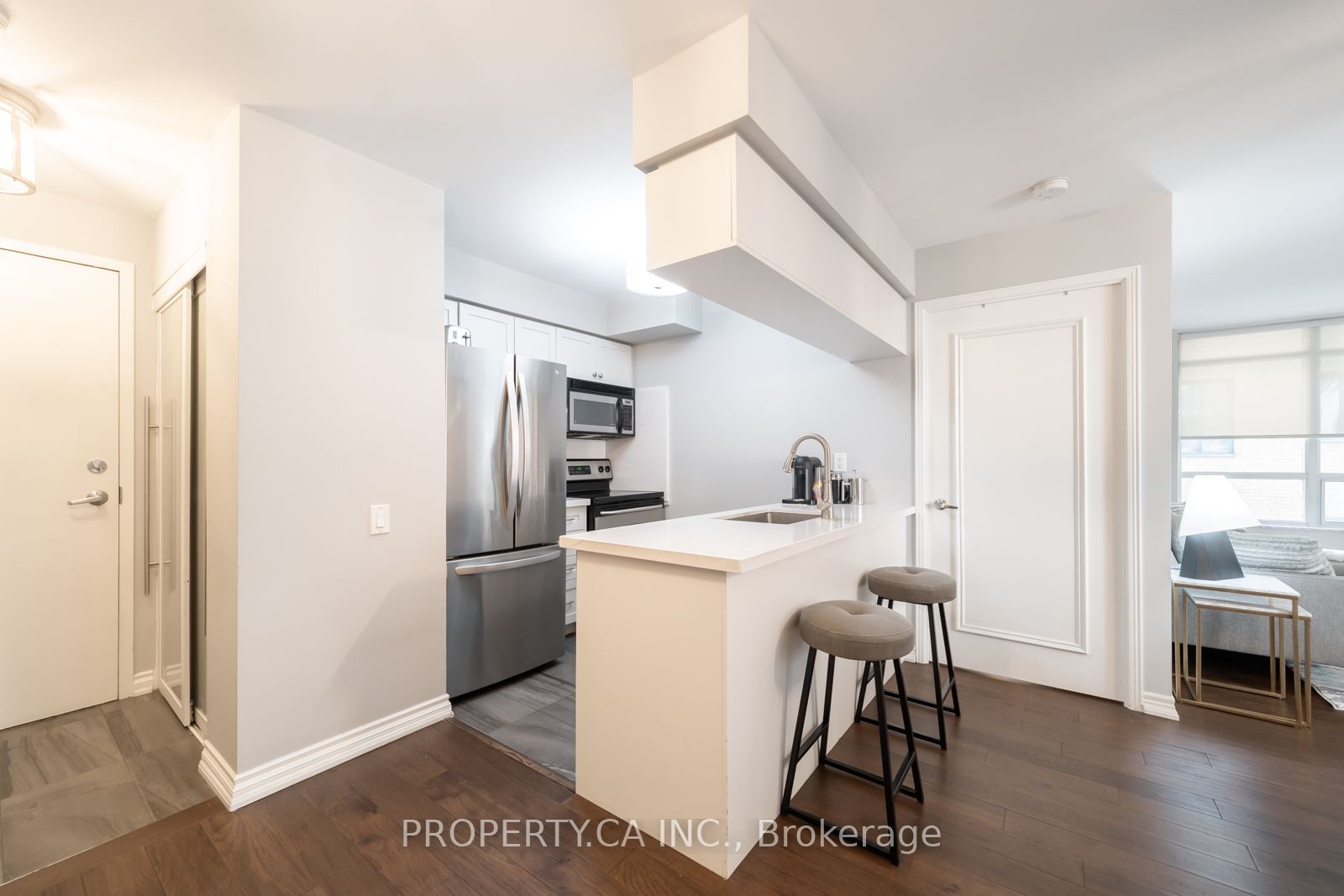 60 St Clair Avenue W 202 Property Photo 8