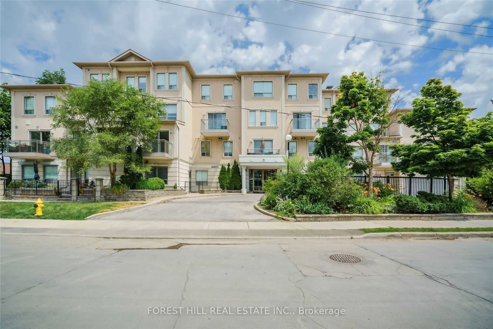 9 Greenbriar Road 103 Property Photo 1