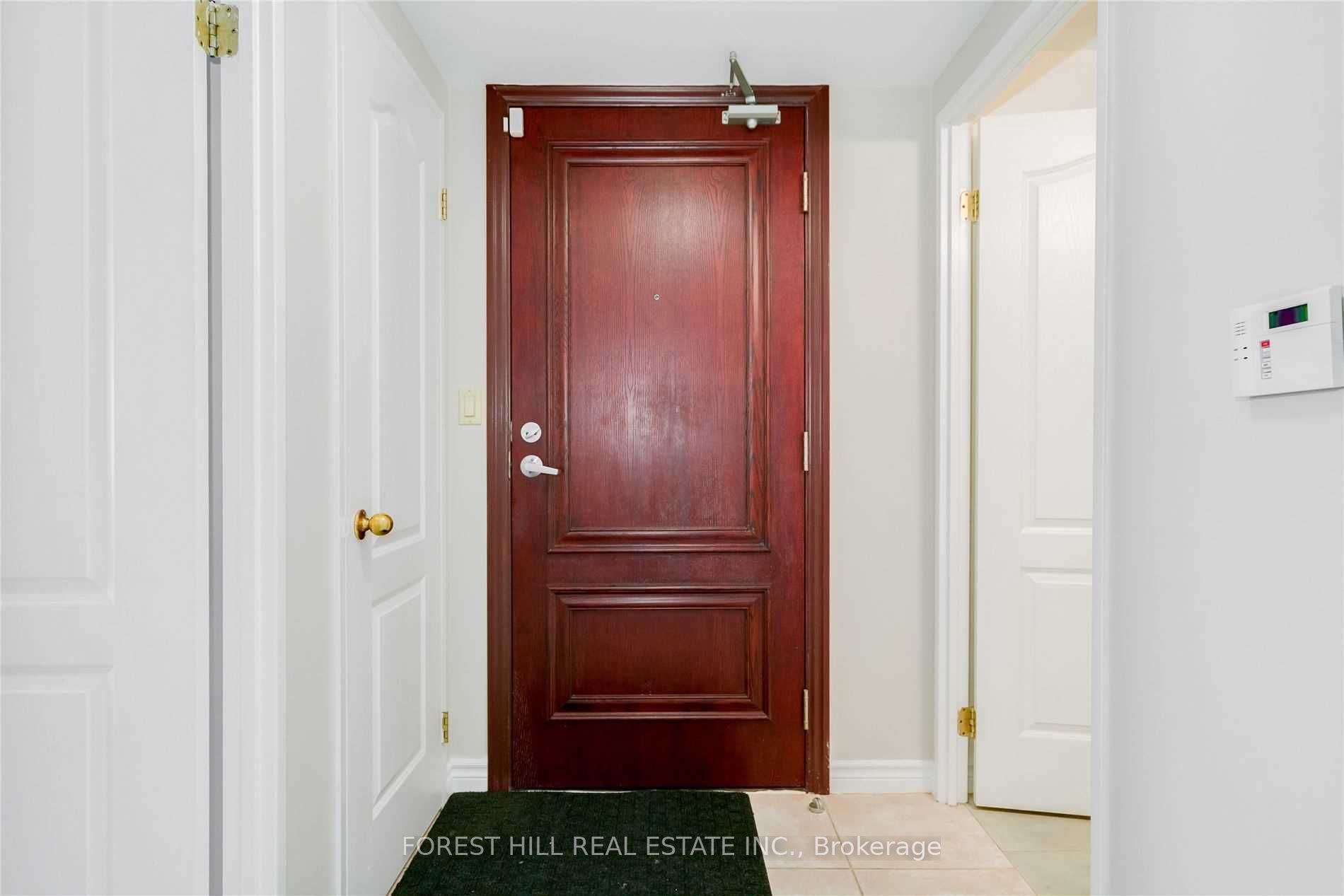 9 Greenbriar Road 103 Property Photo 3